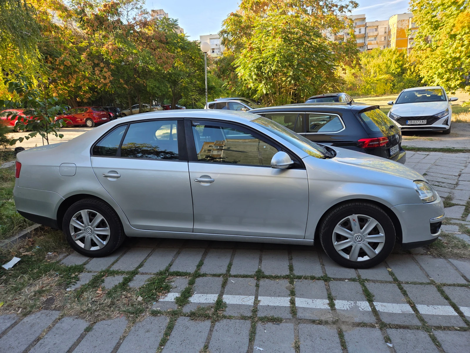 VW Jetta V, снимка 4 - Автомобили и джипове - 56484238