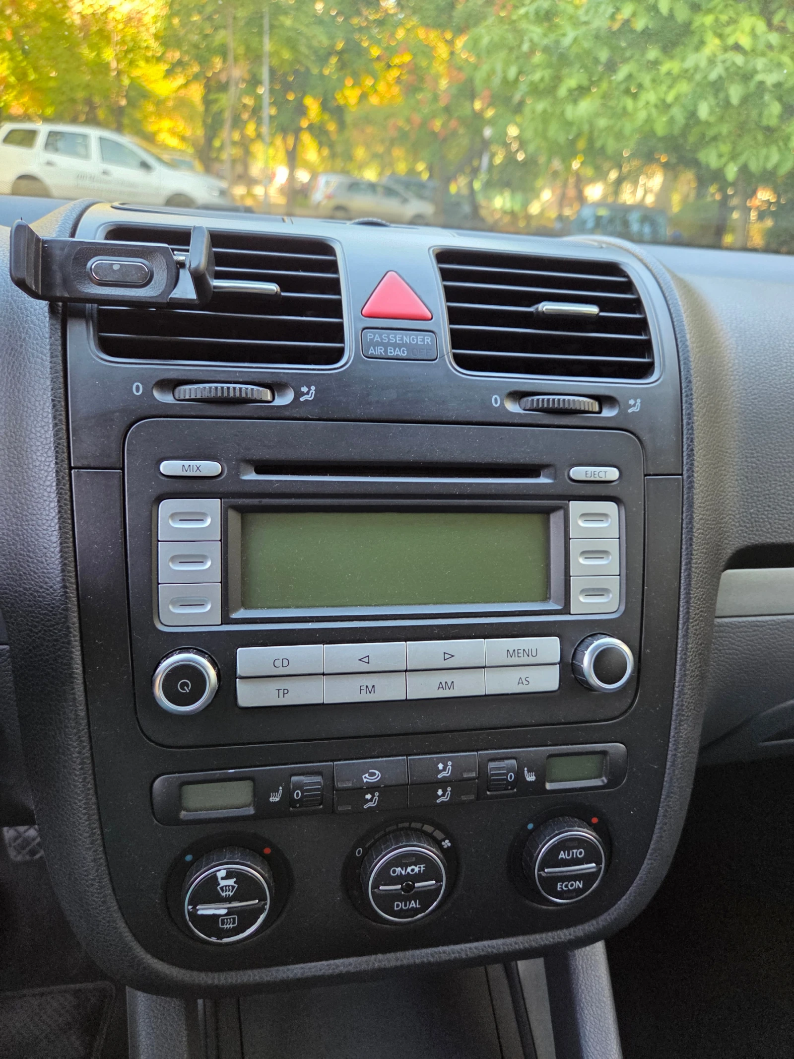 VW Jetta V, снимка 15 - Автомобили и джипове - 56484238