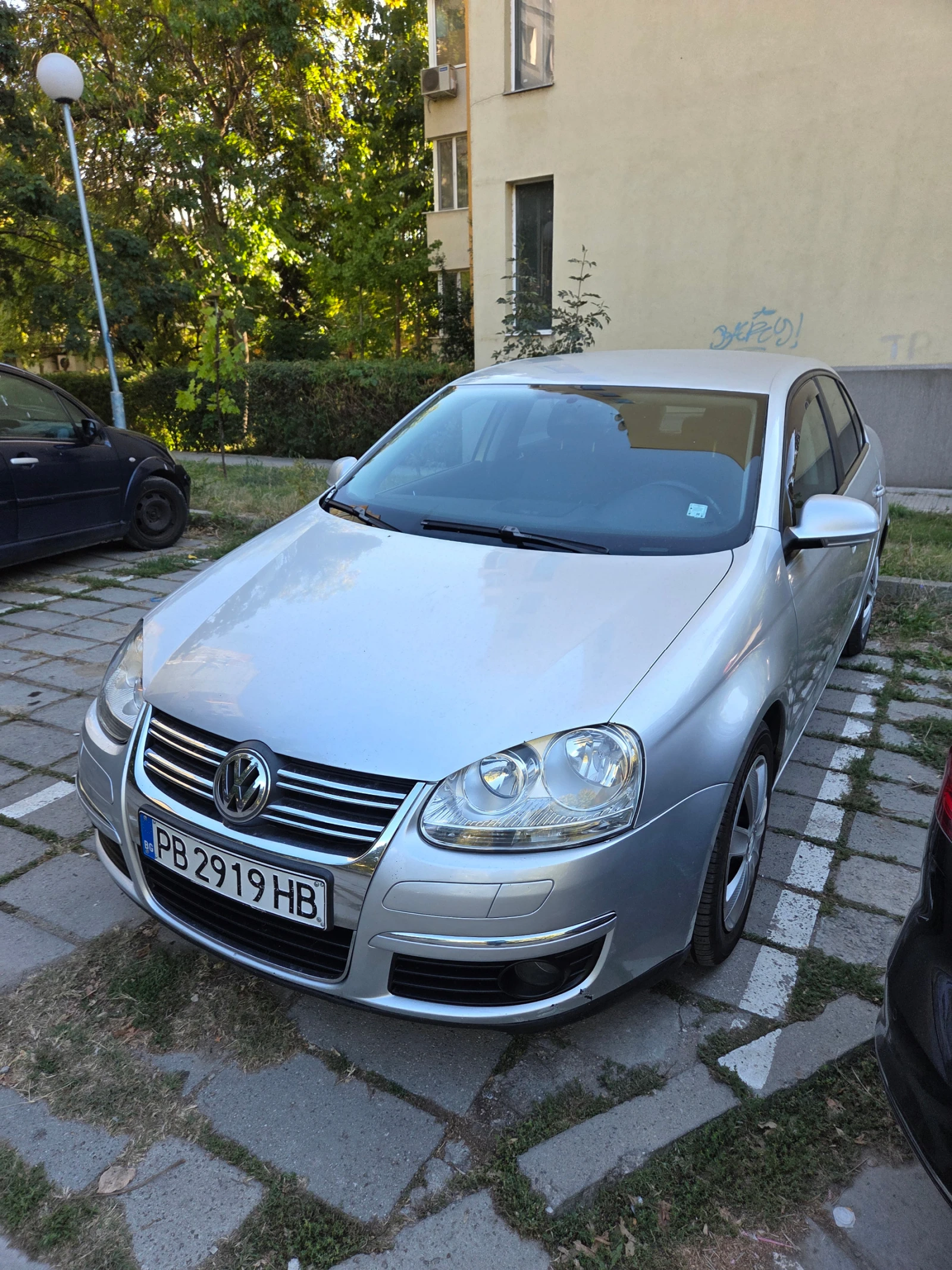 VW Jetta V