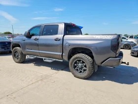 Toyota Tundra 5.7l Sr5, снимка 2