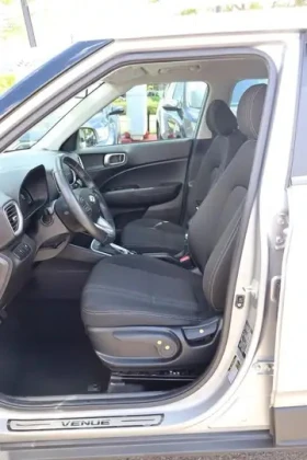 Hyundai Venue Automatic, снимка 10