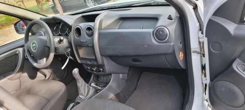 Dacia Duster 1.6 ГАЗ, снимка 9 - Автомобили и джипове - 47631914