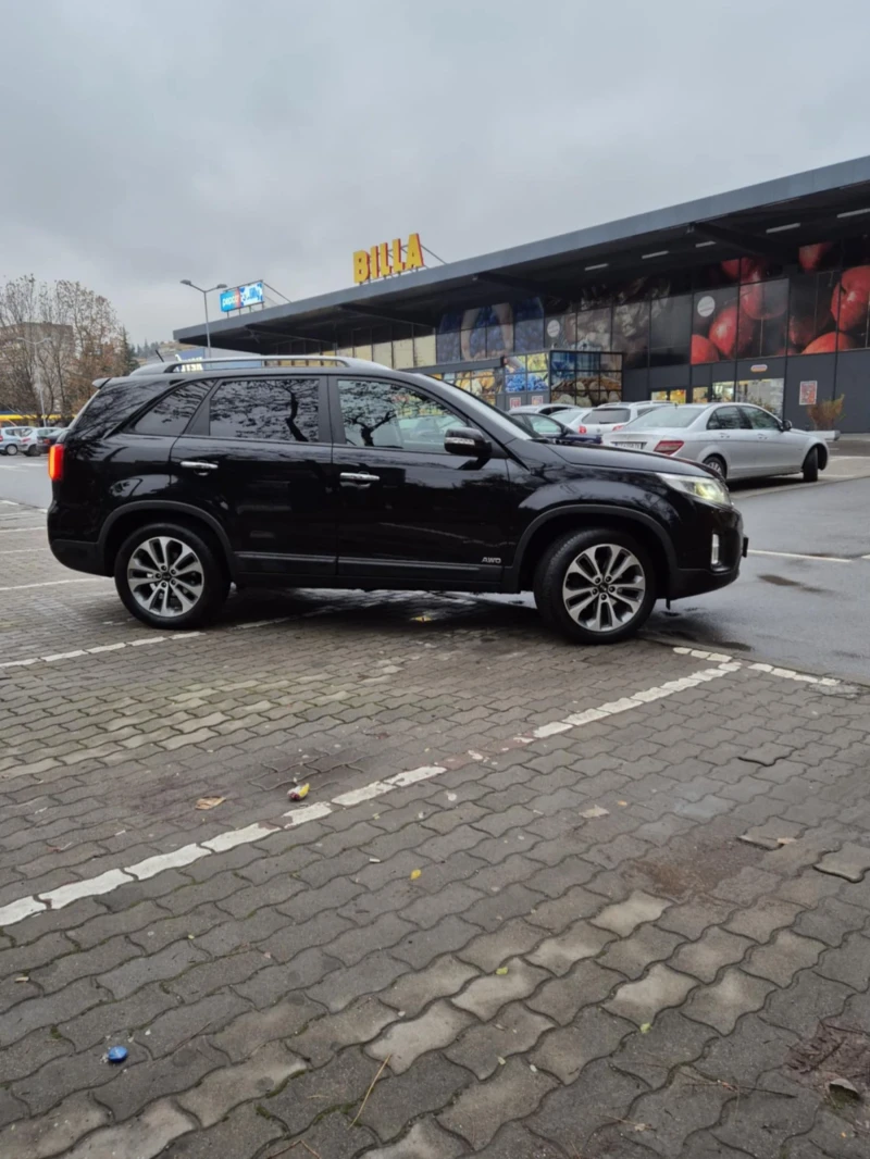 Kia Sorento 2.2 CRDI 4X4 , снимка 2 - Автомобили и джипове - 48340240