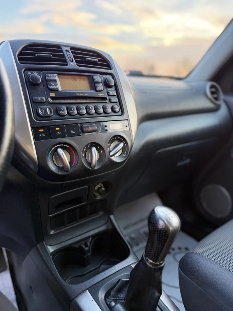 Toyota Rav4 2.0i* 4X4* ГЪРЦИЯ* ФЕЙСЛИФТ* ТЕГЛИЧ* ПЕРФЕКТНА* * , снимка 12 - Автомобили и джипове - 52354263