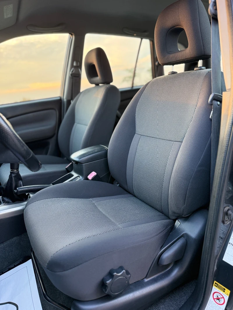 Toyota Rav4 2.0i* 4X4* ГЪРЦИЯ* ФЕЙСЛИФТ* ТЕГЛИЧ* ПЕРФЕКТНА* * , снимка 13 - Автомобили и джипове - 52354263