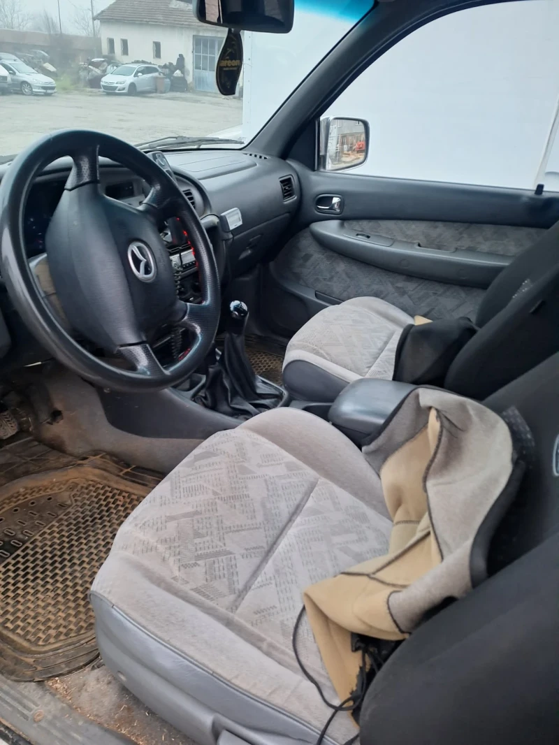 Mazda B2500 2.5, снимка 11 - Автомобили и джипове - 52867252