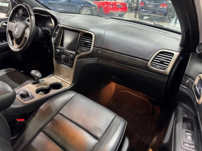 Jeep Grand cherokee Overland * CARFAX* * АвтоКредит* * ЦЕНА ДО БГ* , снимка 10 - Автомобили и джипове - 53448163