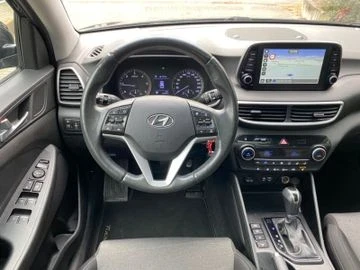 Hyundai Tucson 1.6CRDI 7-DSG, NAVI, снимка 9 - Автомобили и джипове - 48212409