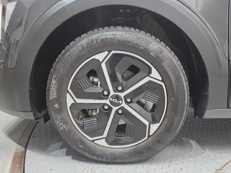 Kia Niro New Niro Trendy, снимка 5 - Автомобили и джипове - 56355396