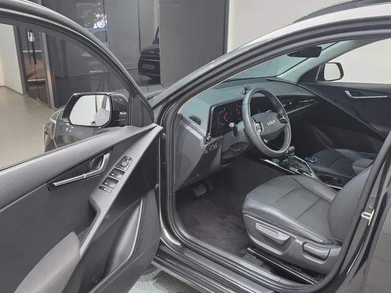 Kia Niro New Niro Trendy, снимка 10 - Автомобили и джипове - 56355396