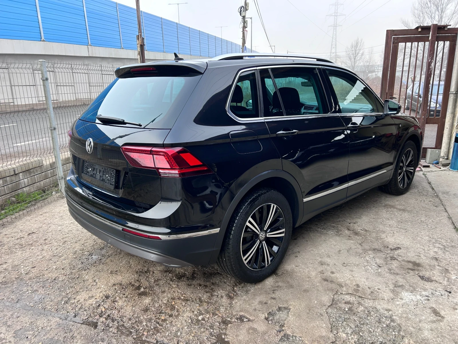 VW Tiguan 2.0TDI - изображение 4