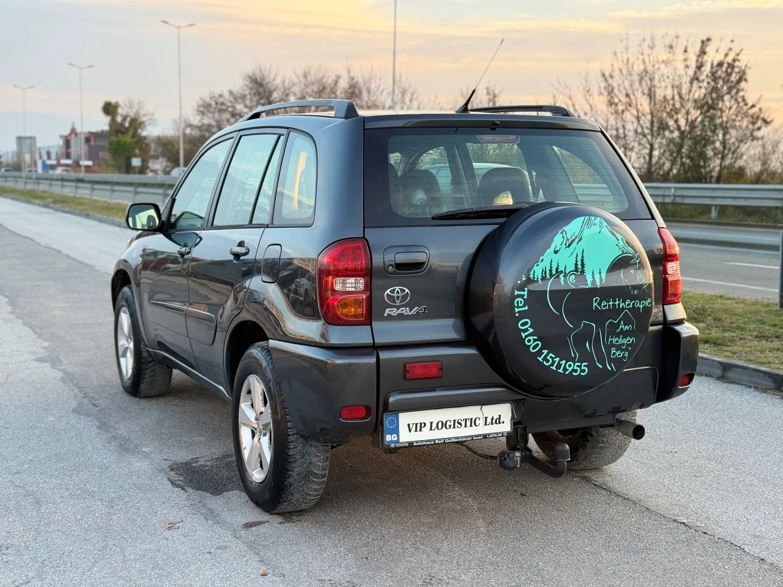 Toyota Rav4 2.0i* 4X4* ГЪРЦИЯ* ФЕЙСЛИФТ* ТЕГЛИЧ* ПЕРФЕКТНА* *  - изображение 4