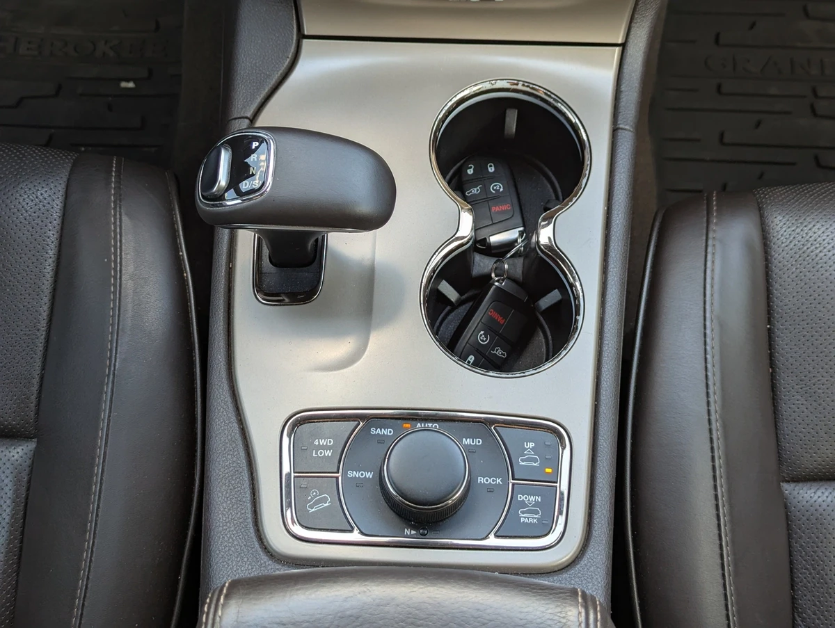 Jeep Grand cherokee SUMMIT* 5.7 V8 HEMI* DISTRONIK* ОБДУХ* ПАНО* 8ZF*  - изображение 10