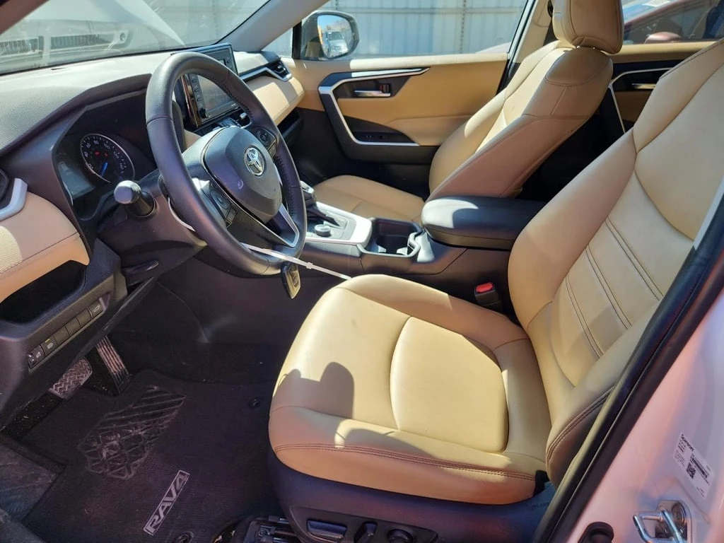 Toyota Rav4 * XLE PREMIUM * CARFAX *  - изображение 7