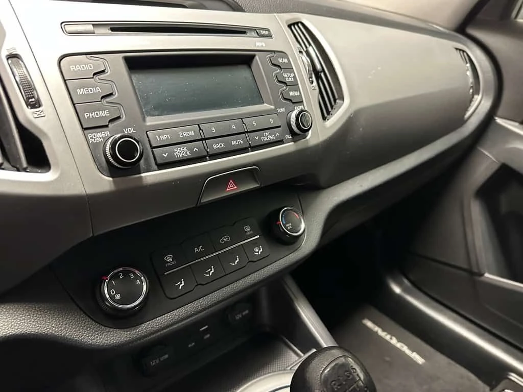 Kia Sportage * FWD Man LX * CARFAX * ЦЕНА ДО БГ - изображение 9