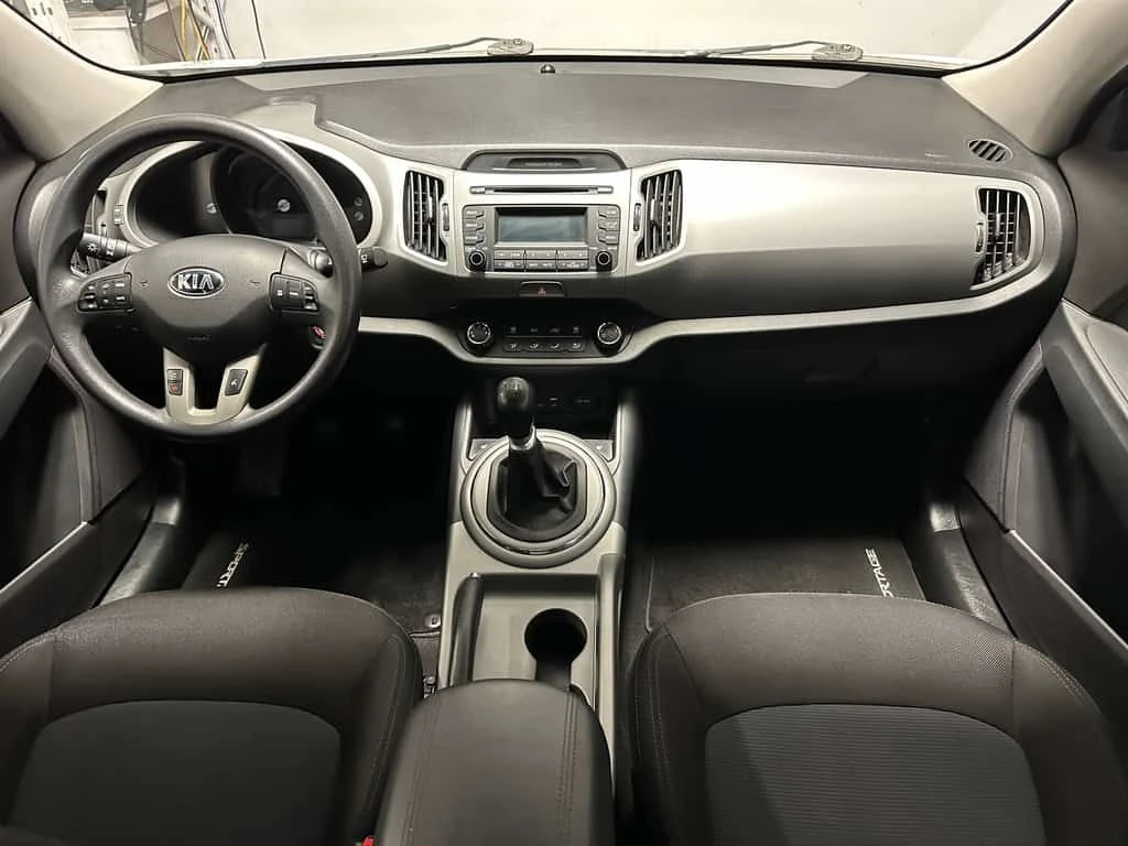 Kia Sportage * FWD Man LX * CARFAX * ЦЕНА ДО БГ - изображение 6