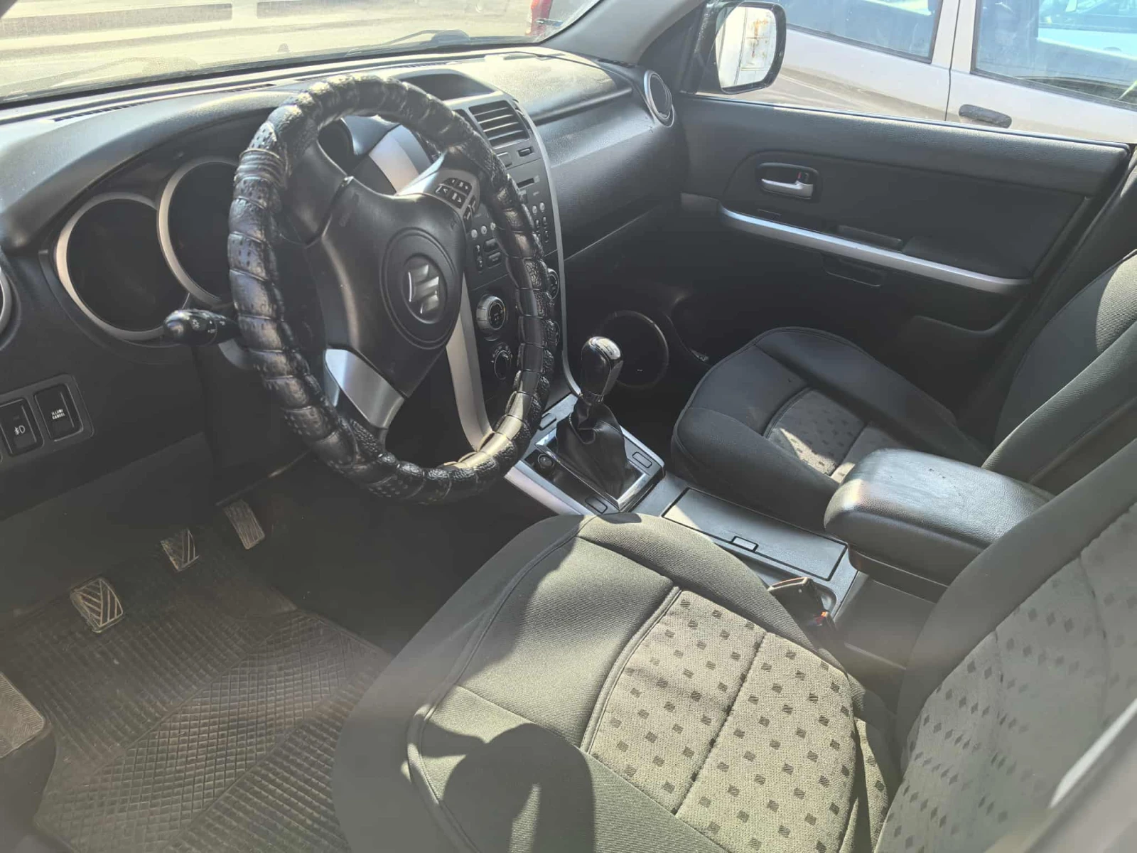 Suzuki Grand vitara DDiS, снимка 6 - Автомобили и джипове - 53767519