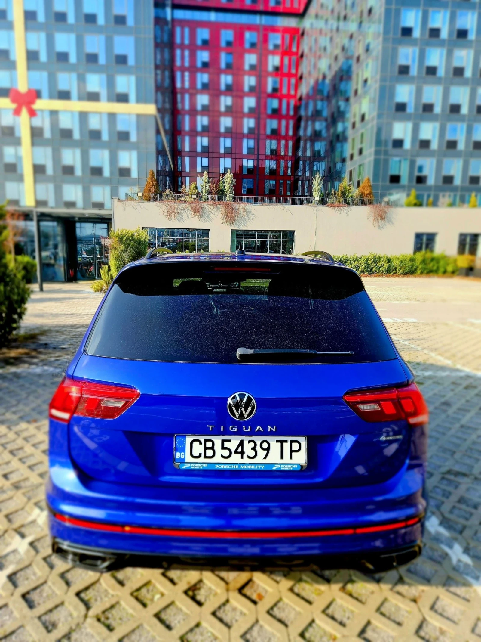 VW Tiguan R-Line 2, 0 l TDI SCR 4MOTION Гаранционен , снимка 6 - Автомобили и джипове - 54640496