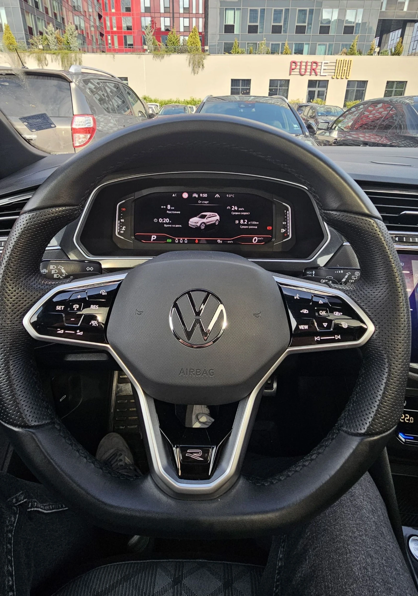 VW Tiguan R-Line 2, 0 l TDI SCR 4MOTION Гаранционен , снимка 8 - Автомобили и джипове - 54640496