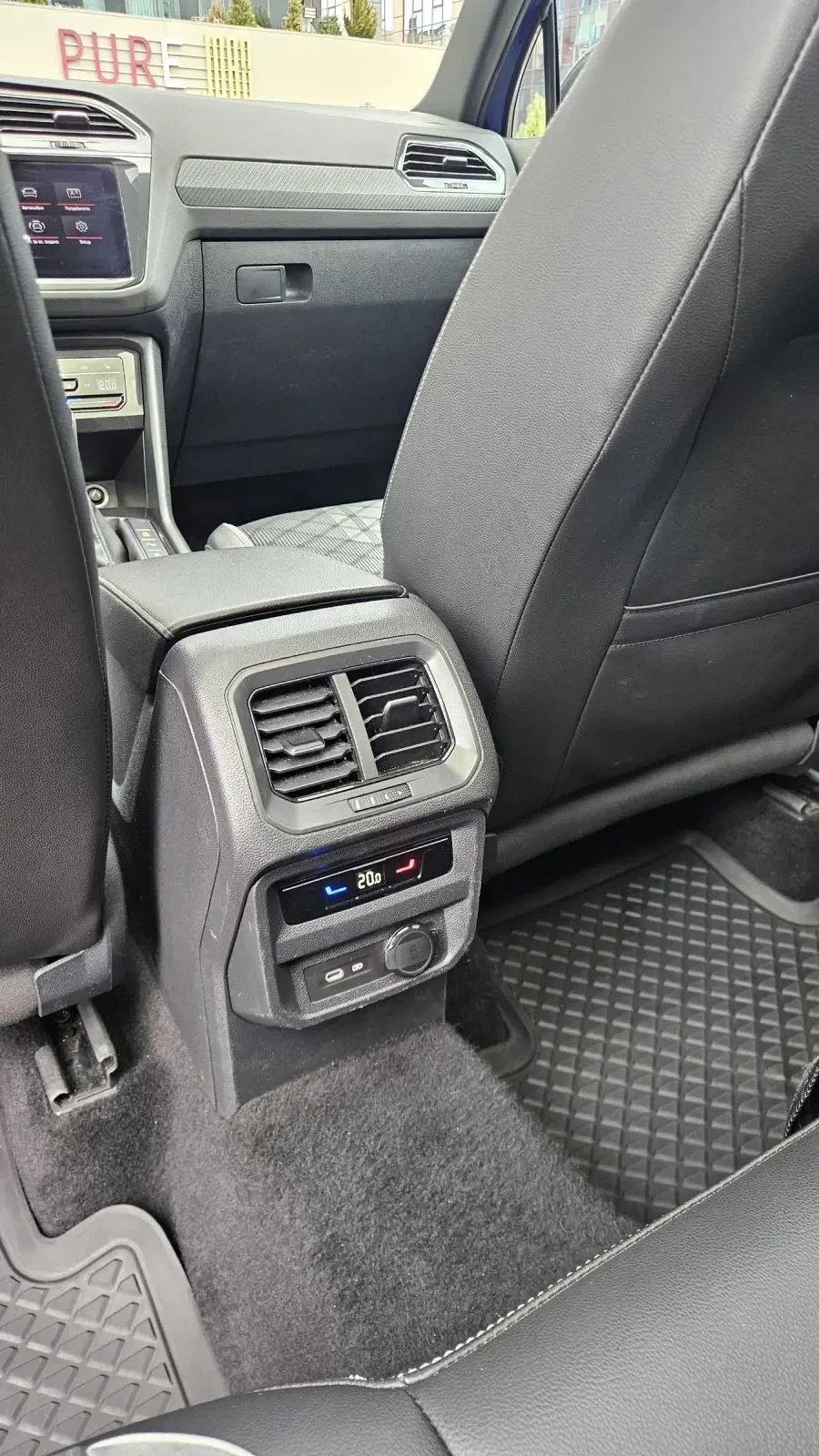 VW Tiguan R-Line 2, 0 l TDI SCR 4MOTION Гаранционен , снимка 12 - Автомобили и джипове - 54640496