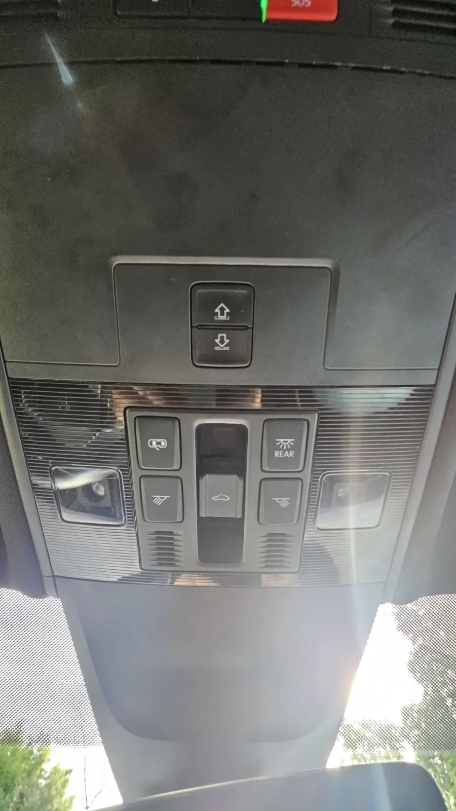 VW Tiguan R-Line 2, 0 l TDI SCR 4MOTION Гаранционен , снимка 11 - Автомобили и джипове - 54640496