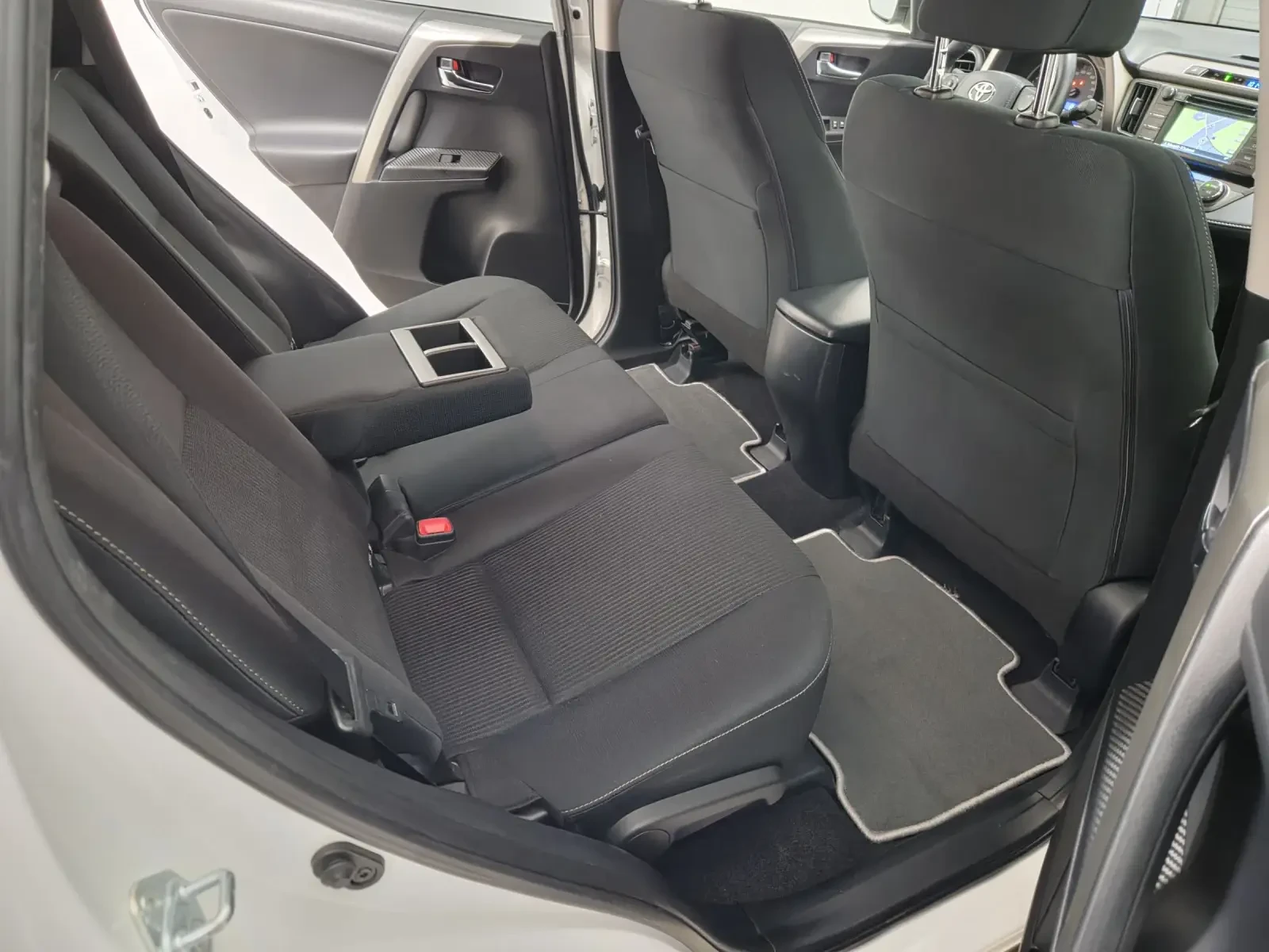 Toyota Rav4 2.0 i KEYLESS 4X4 151PS STYLE MANUAL SPEED 8 ���� | Mobile.bg � ����������� 8