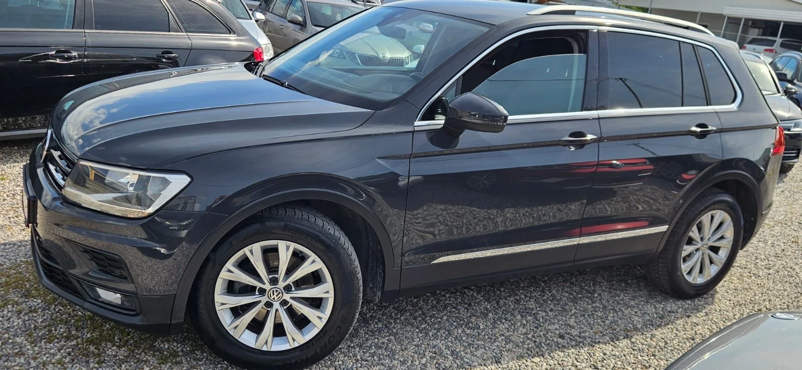 VW Tiguan 2.0TDI, снимка 7 - Автомобили и джипове - 54672486
