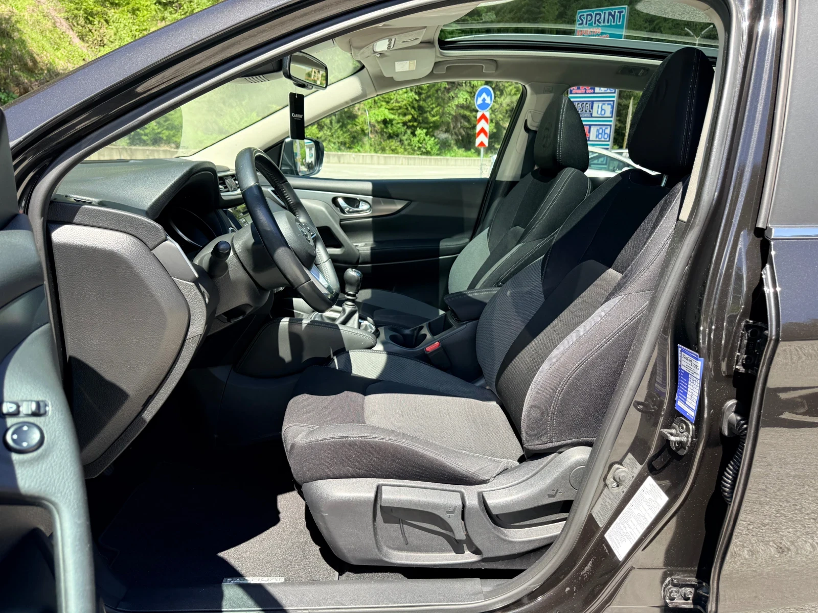 Nissan Qashqai 1.6dCi* 4x4* ФЕЙС* ДИСТР* ПАНО* KEYLESS* РЕАЛНИ КМ, снимка 7 - Автомобили и джипове - 54779185
