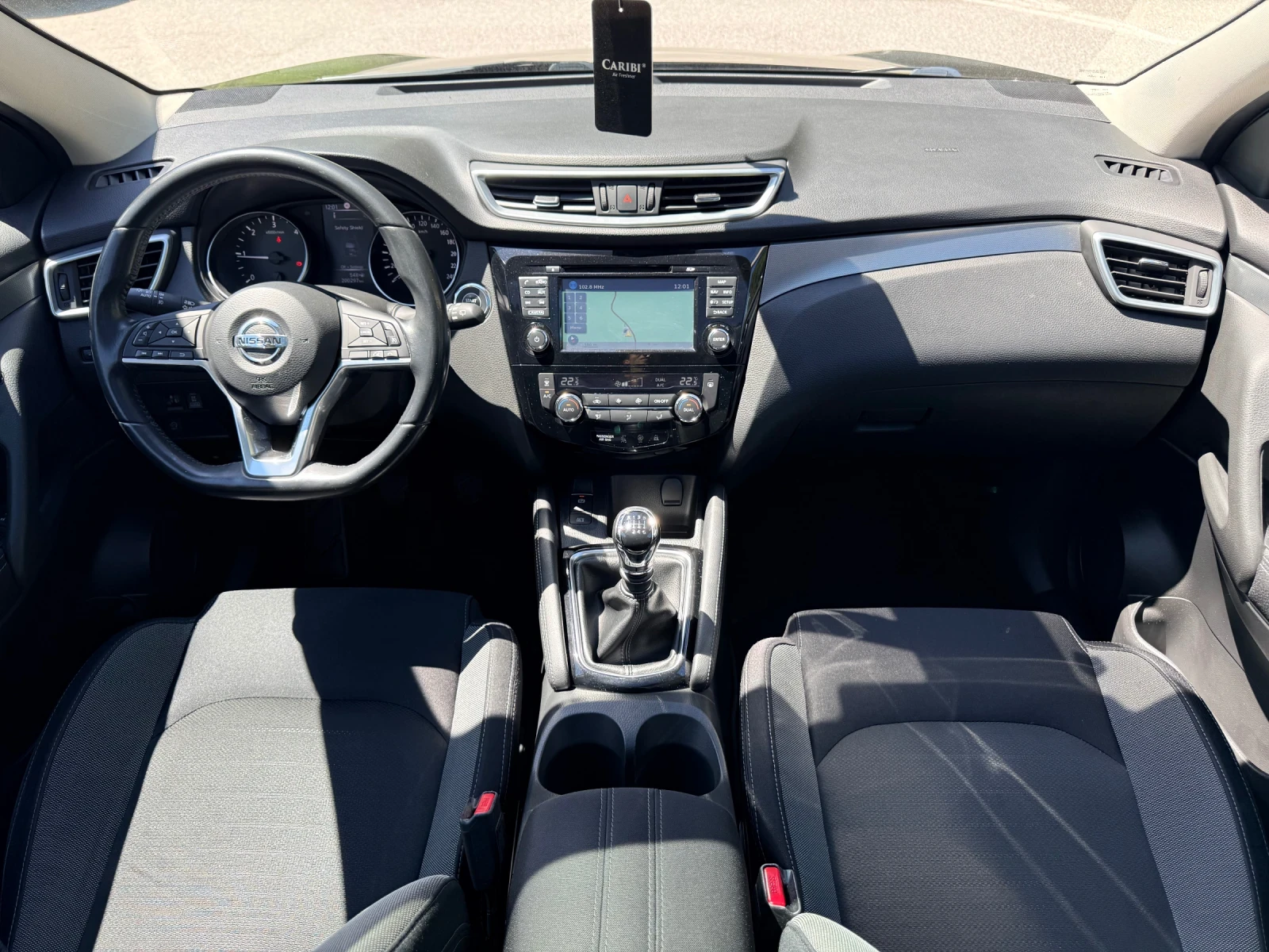 Nissan Qashqai 1.6dCi* 4x4* ФЕЙС* ДИСТР* ПАНО* KEYLESS* РЕАЛНИ КМ, снимка 9 - Автомобили и джипове - 54779185
