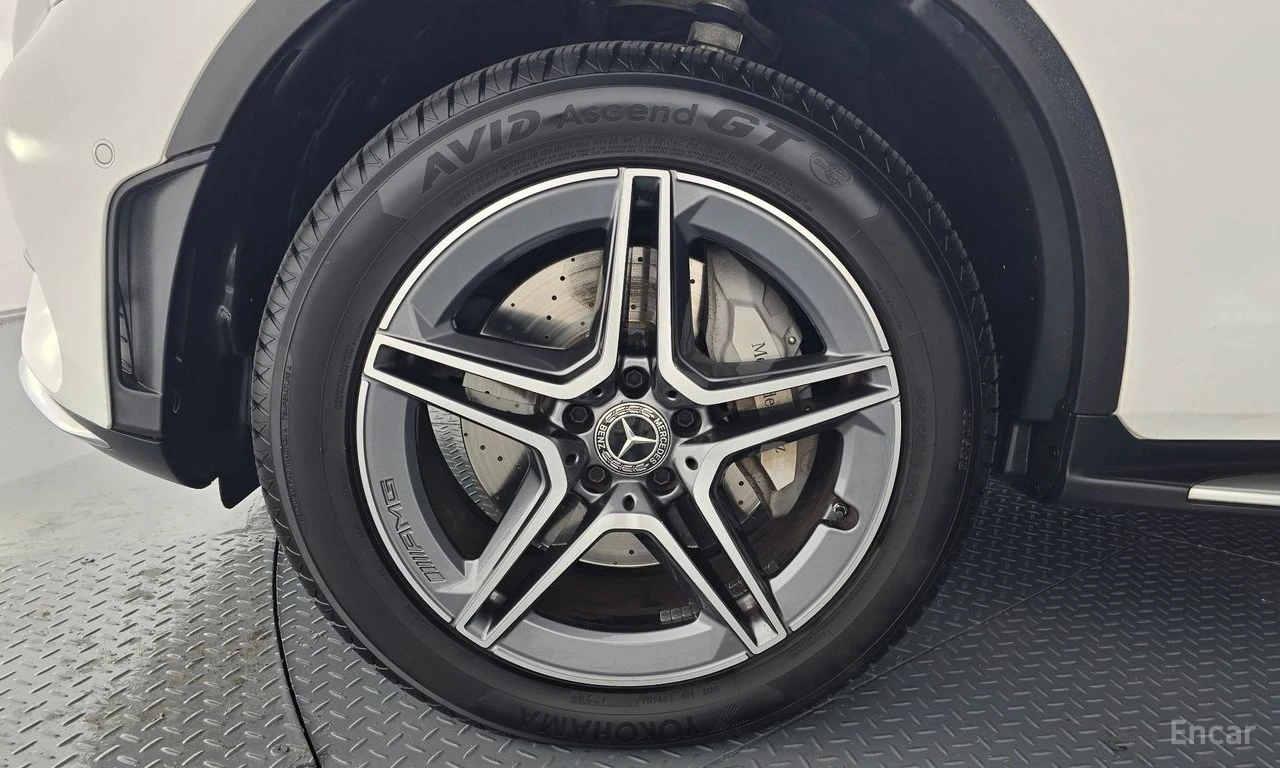 Mercedes-Benz GLC 300 HYBRID* AMG* LINE* 360КАМЕРА* LANE* ASSIST* , снимка 5 - Автомобили и джипове - 55009871