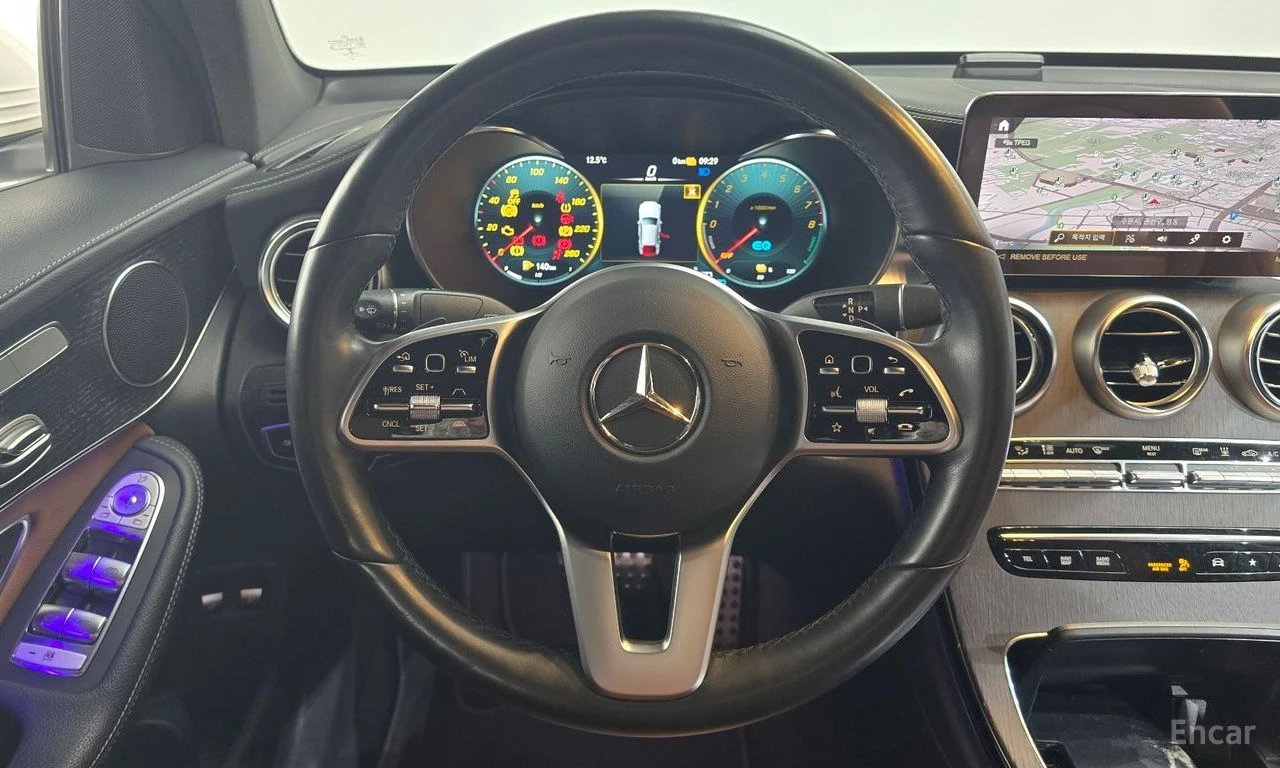 Mercedes-Benz GLC 300 HYBRID* AMG* LINE* 360КАМЕРА* LANE* ASSIST* , снимка 8 - Автомобили и джипове - 55009871