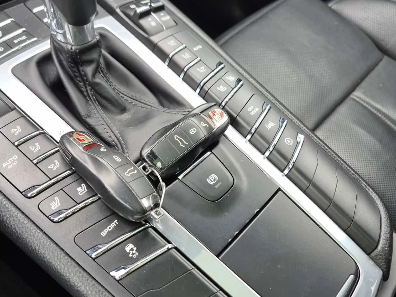 Porsche Macan * АВТОКРЕДИТ  БЕЗ ПЪРВОНАЧАЛНА ВНОСКА* , снимка 8 - Автомобили и джипове - 55263172