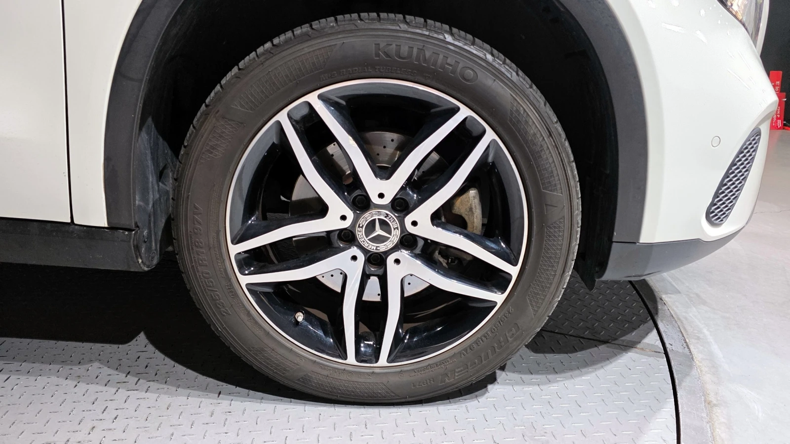 Mercedes-Benz GLA 220 Подгрев/Памет/Панорама/, снимка 4 - Автомобили и джипове - 55383468