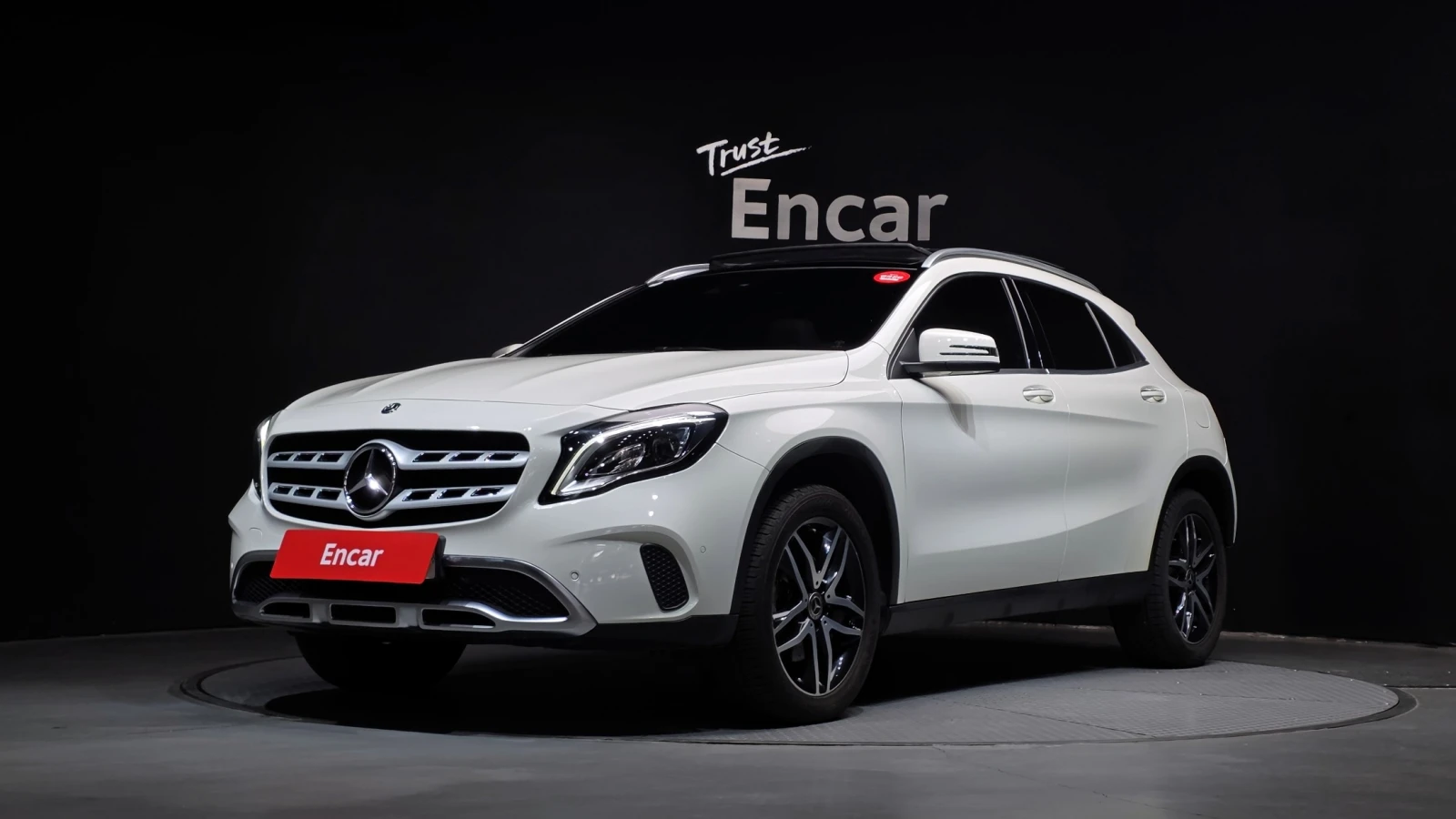 Mercedes-Benz GLA 220 Подгрев/Памет/Панорама/