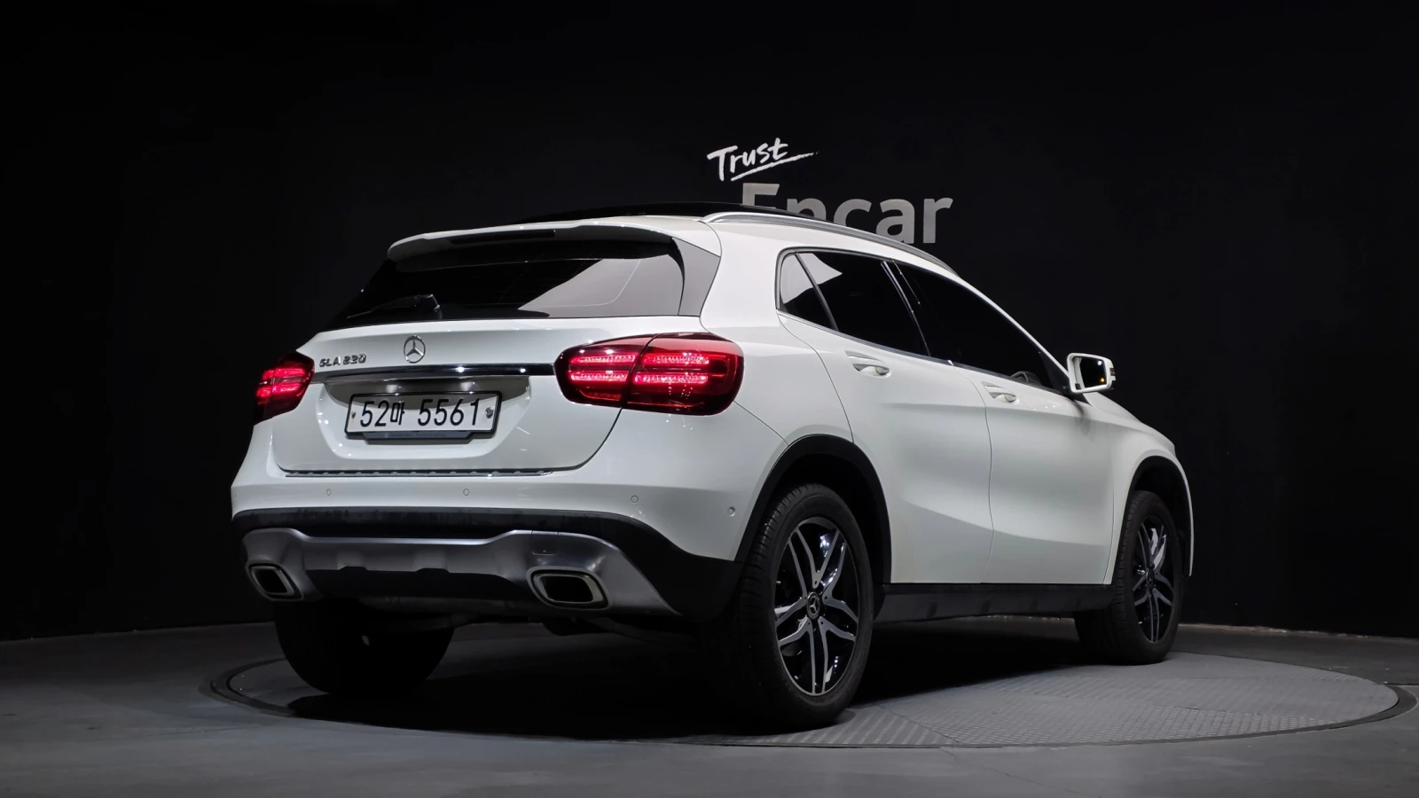 Mercedes-Benz GLA 220 Подгрев/Памет/Панорама/, снимка 2 - Автомобили и джипове - 55383468