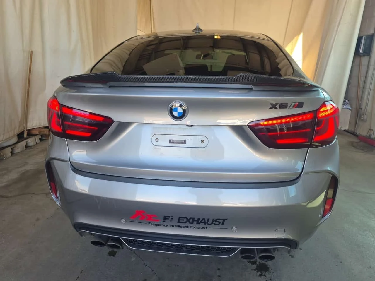 BMW X6 М/CARFAX/ПОДГРЕВ/ПАНО/ЧЕРВЕН САЛОН, снимка 3 - Автомобили и джипове - 55547792