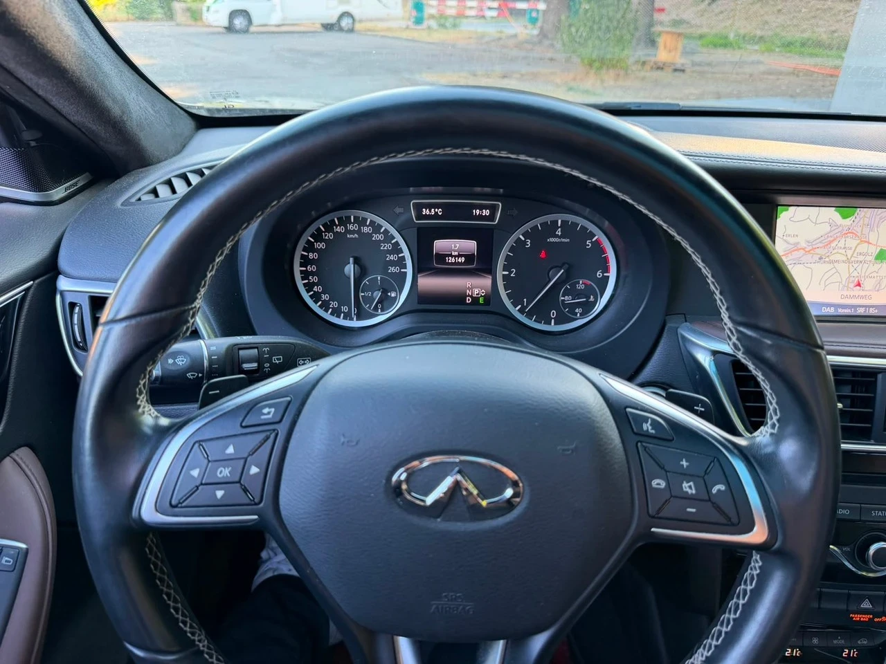 Infiniti QX30 2.2d Prem.Swiss Aut., снимка 12 - Автомобили и джипове - 55786168