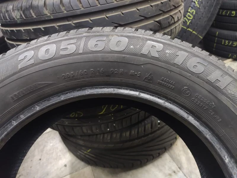 Гуми Зимни 205/60R16, снимка 7 - Гуми и джанти - 30777765