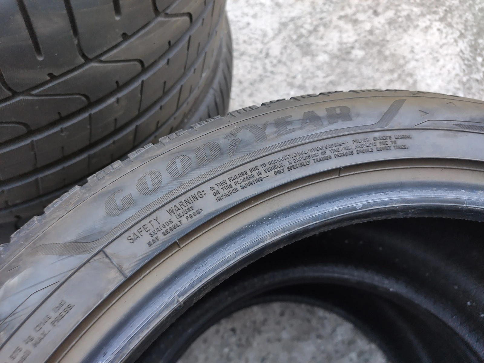 Гуми Зимни 285/40R19, снимка 9 - Гуми и джанти - 56664383