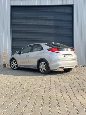 Обява за продажба на Honda Civic 1.8 i-VTEC, 140 000км ~17 100 лв. - изображение 4