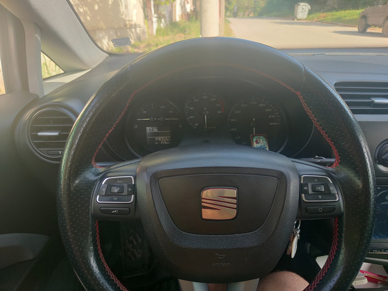 Seat Leon, снимка 4 - Автомобили и джипове - 46409521