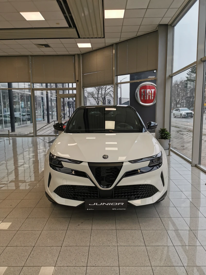 Alfa Romeo Junior 1.2 Hybrid, снимка 2 - Автомобили и джипове - 48233422