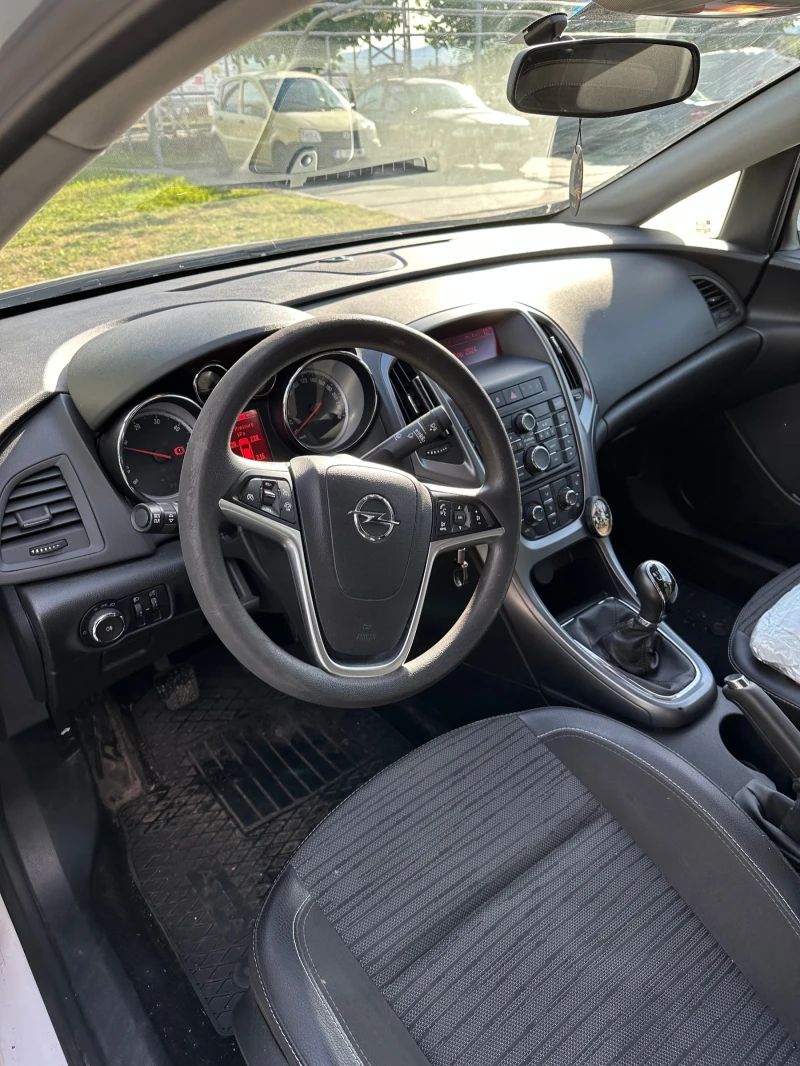 Opel Astra 1.6 CDTI, снимка 5 - Автомобили и джипове - 48458252