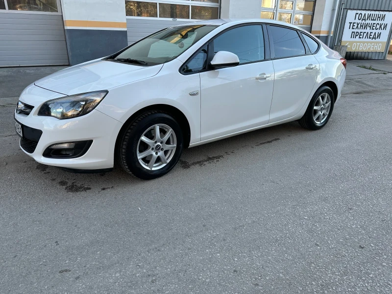 Opel Astra 1.6 CDTI, снимка 7 - Автомобили и джипове - 48458252