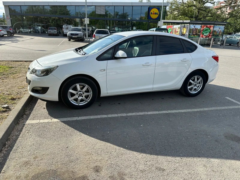 Opel Astra 1.6 CDTI, снимка 1 - Автомобили и джипове - 48458252