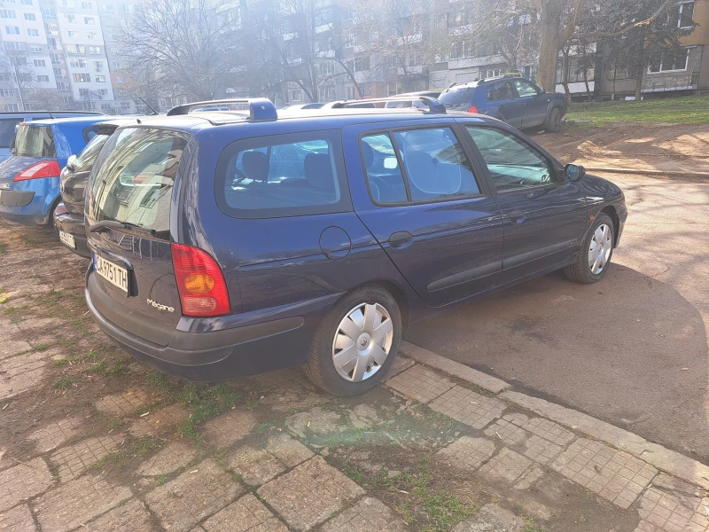 Renault Megane Комби, снимка 4 - Автомобили и джипове - 48930506