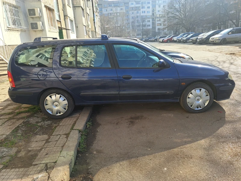 Renault Megane Комби, снимка 1 - Автомобили и джипове - 48930506