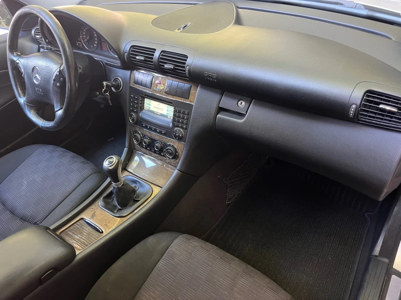 Mercedes-Benz C 220 CDI AVANTGARDE/FACELIFT/XENON/NAVI/6sk/KLIMATRONIK, снимка 13 - Автомобили и джипове - 50992293