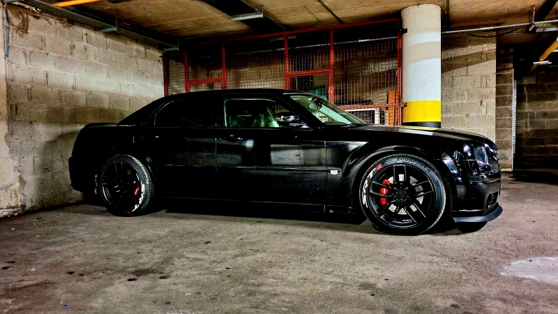 Chrysler 300c SRT8, снимка 4 - Автомобили и джипове - 52628340