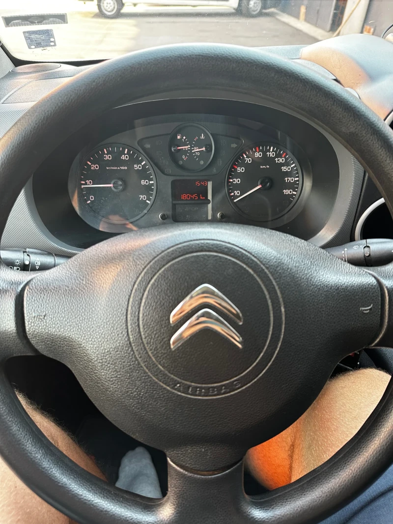 Citroen Berlingo 1.6 Климатик, снимка 13 - Автомобили и джипове - 51305333